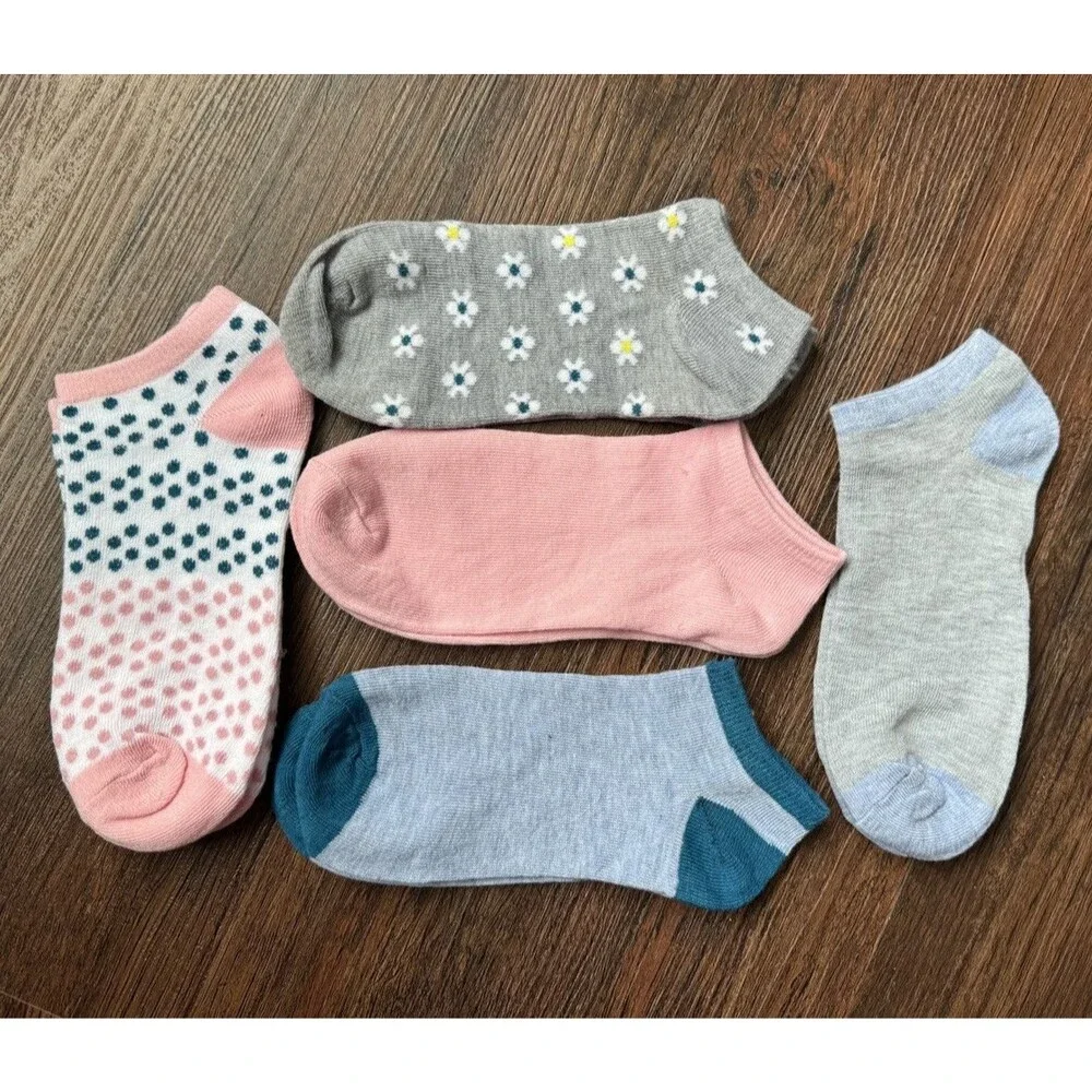 Women's Decorative No Show Socks Five Pairs Shoe Size 4-8 Brand New Low Cut Cute